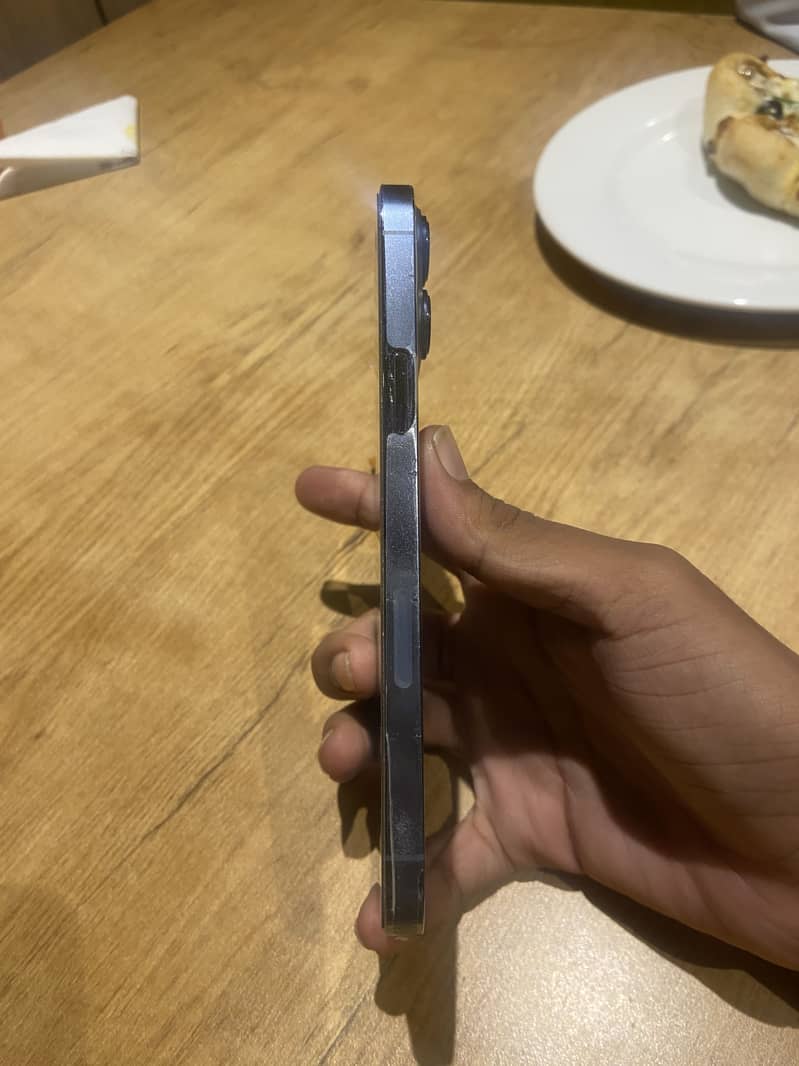 Apple iPhone 13 Pro Max 1