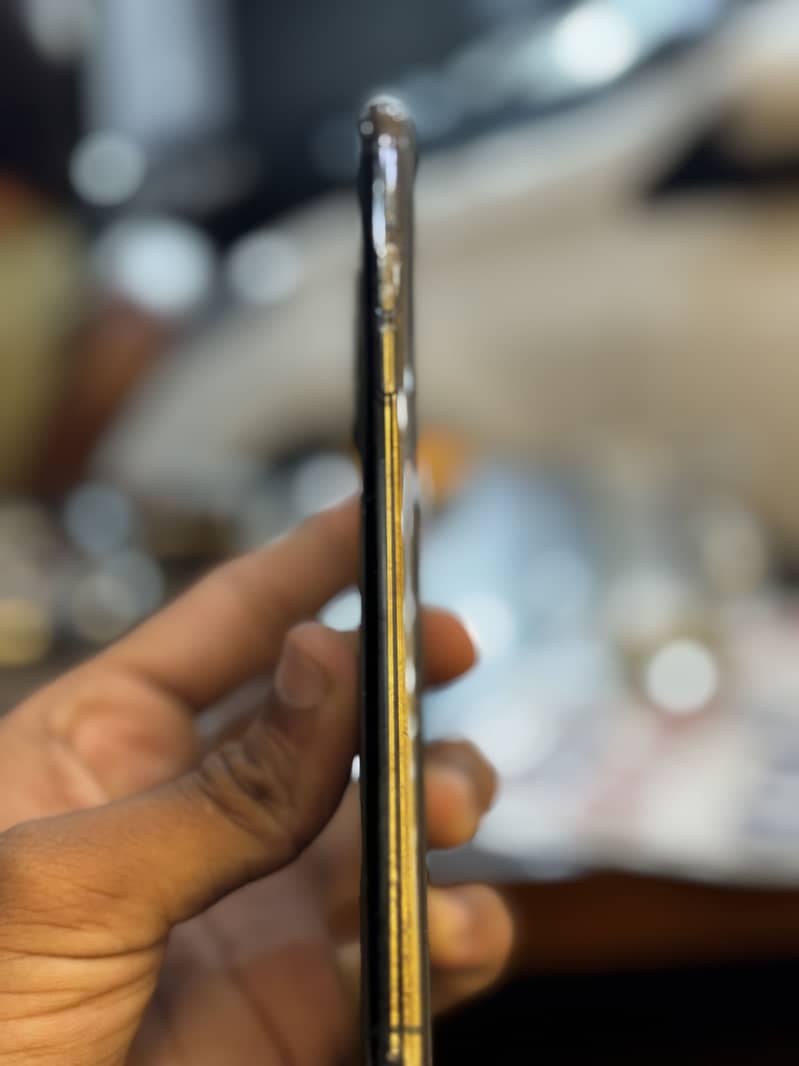 Apple iPhone 11 Pro Max 3