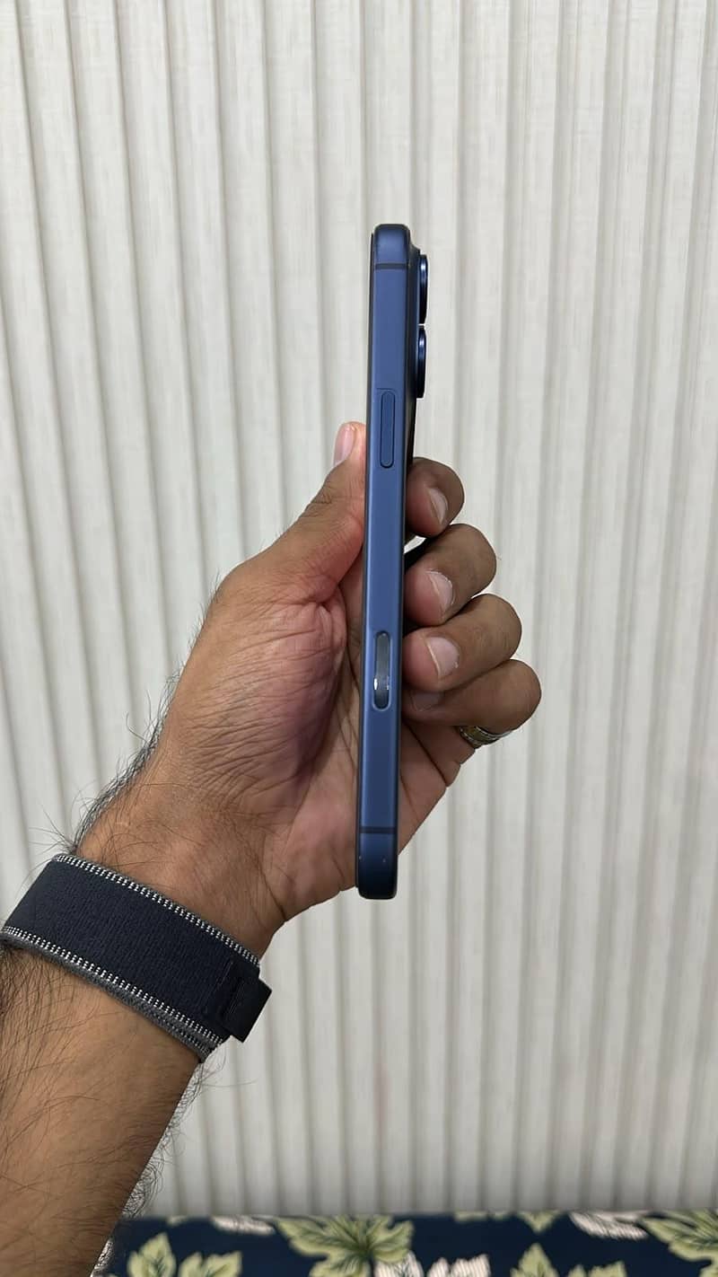 Apple iPhone 17 Pro Max 2