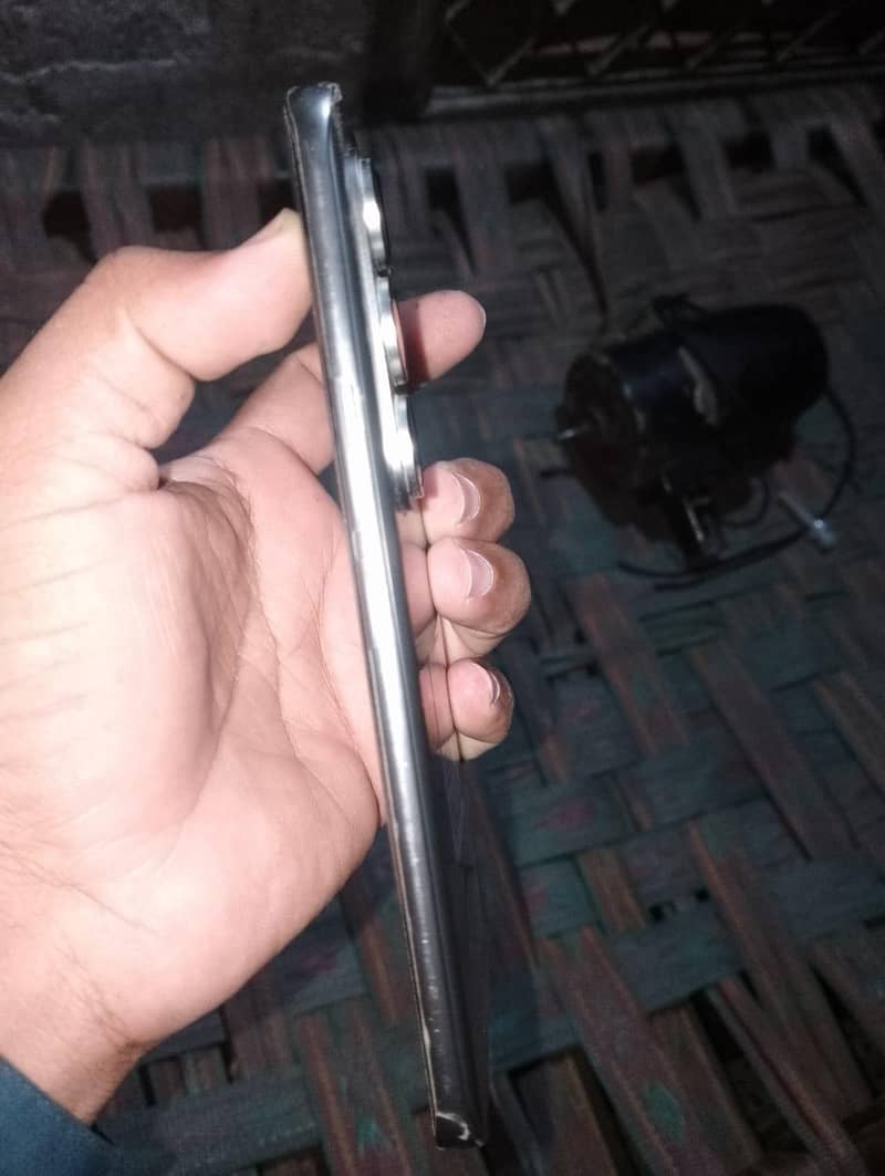 Tecno camon 50 pro 4