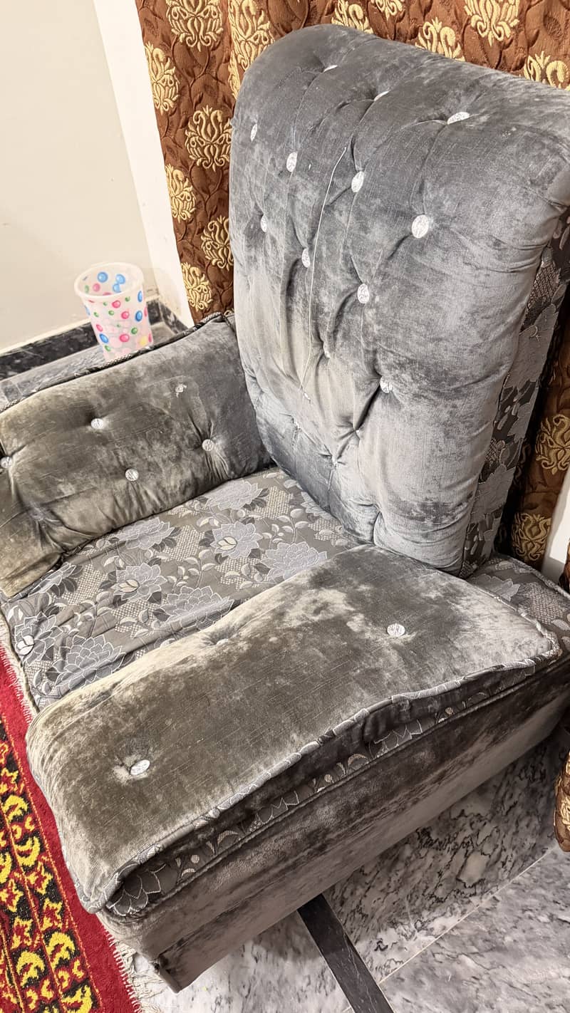 Sofa set ( 5 seater ) 4