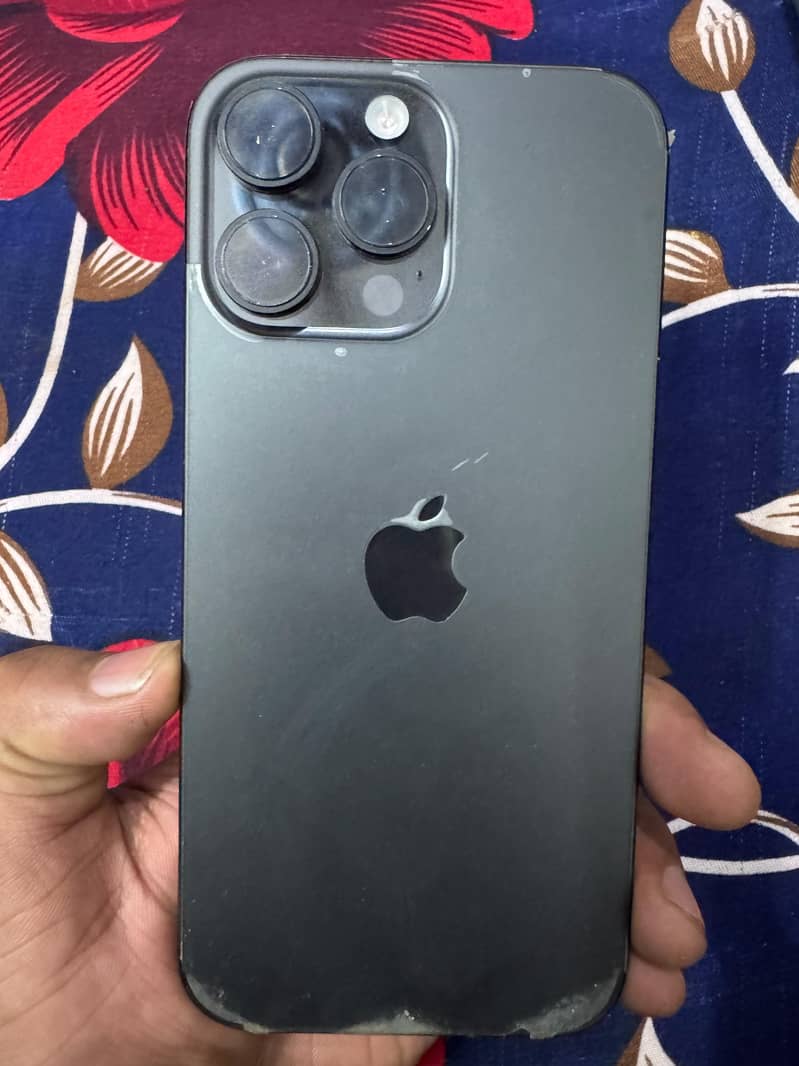 Apple iPhone 16 Pro Max 1