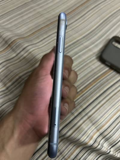 Apple iPhone XR