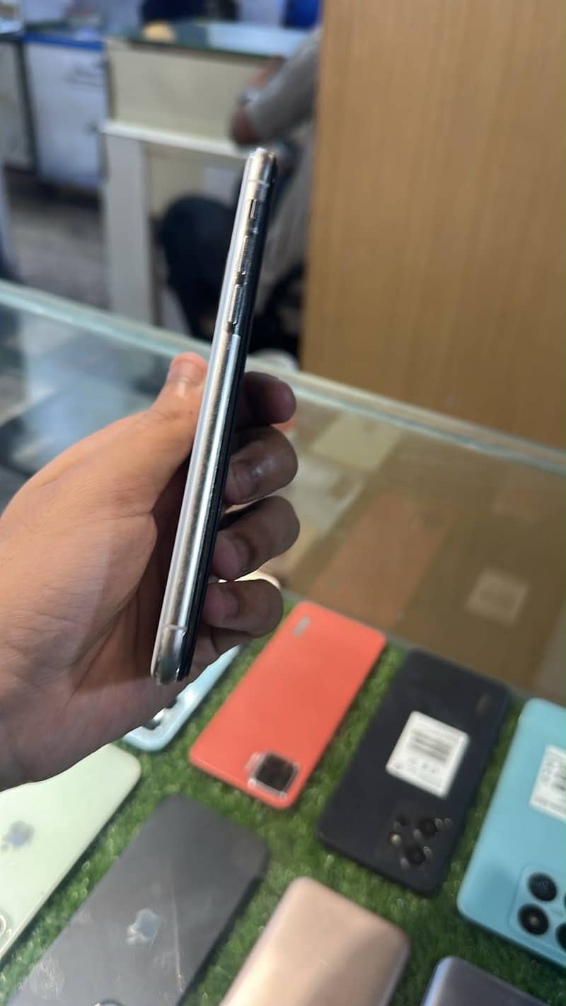 Apple iPhone X 2