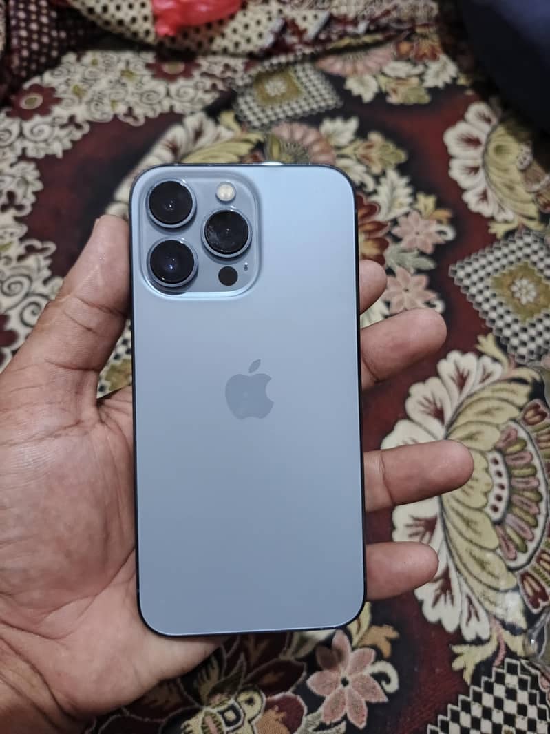 Apple iPhone 13 Pro 1