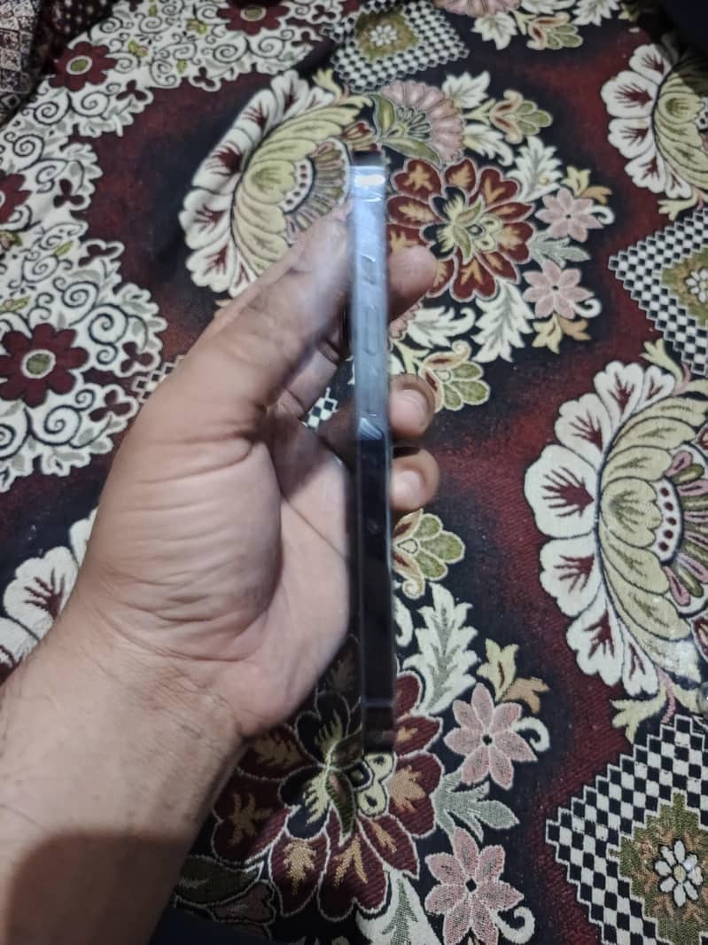 Apple iPhone 13 Pro 6