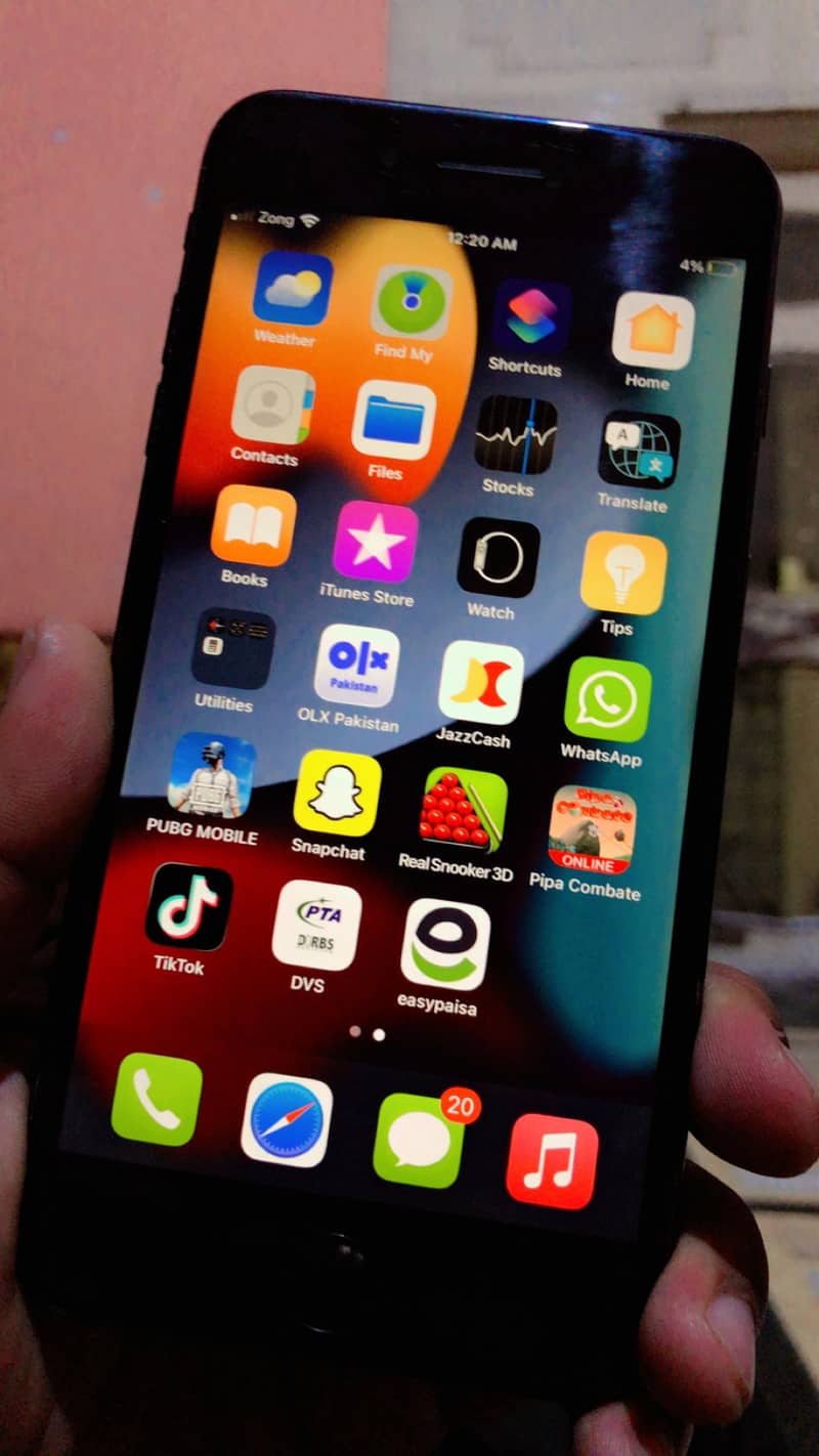 Apple iPhone 7 Plus 0