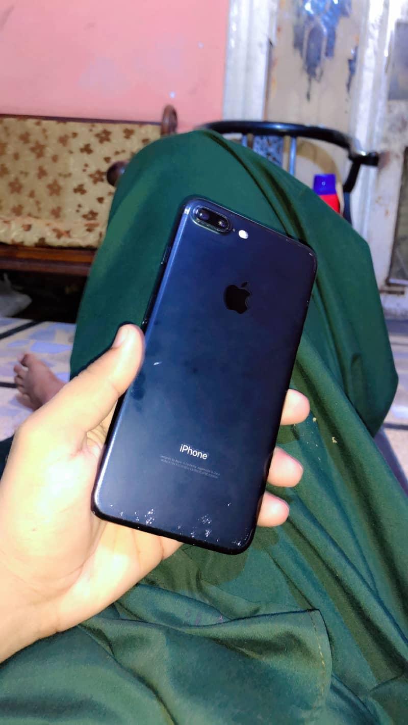 Apple iPhone 7 Plus 4
