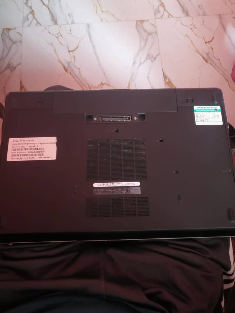 Dell Latitude E6540 2