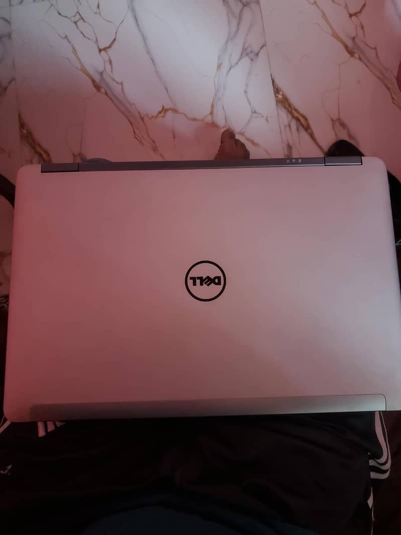 Dell Latitude E6540 4