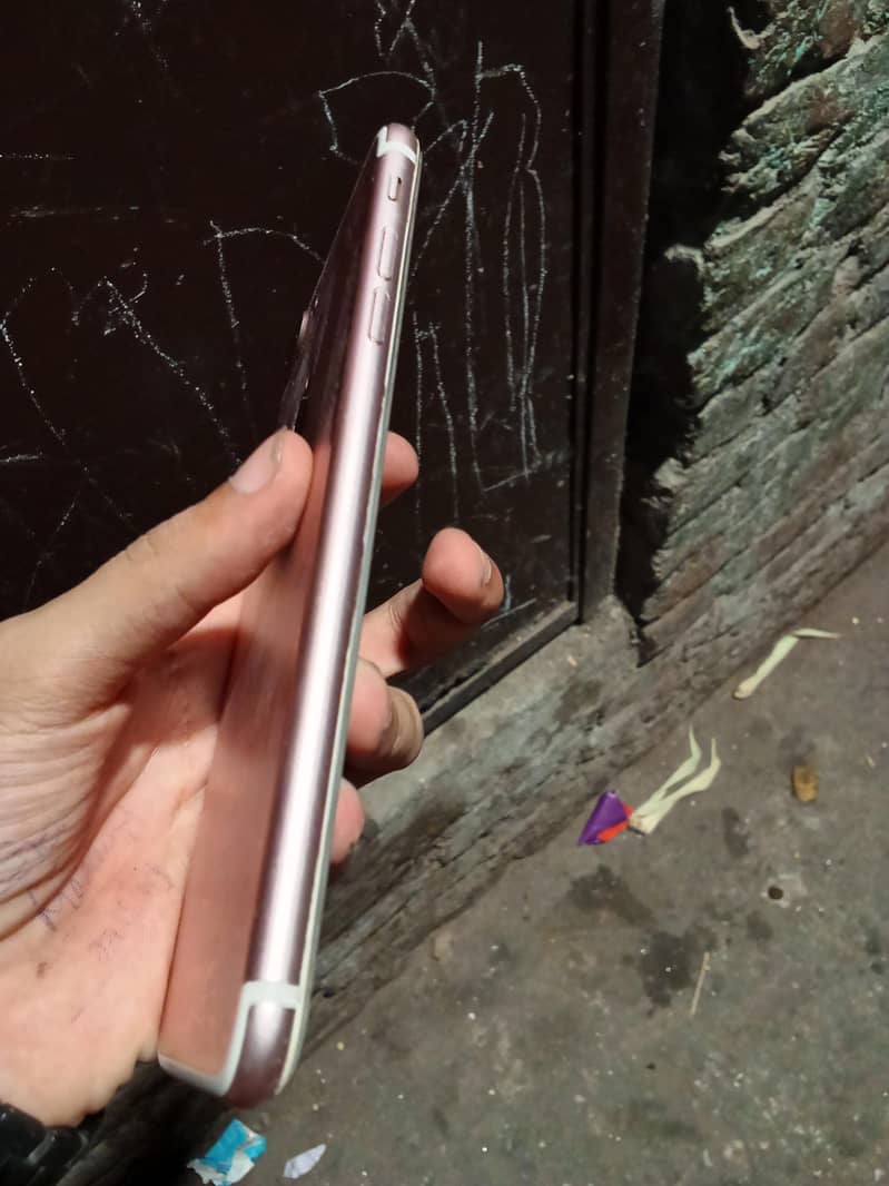 Apple iPhone 7 Plus 2