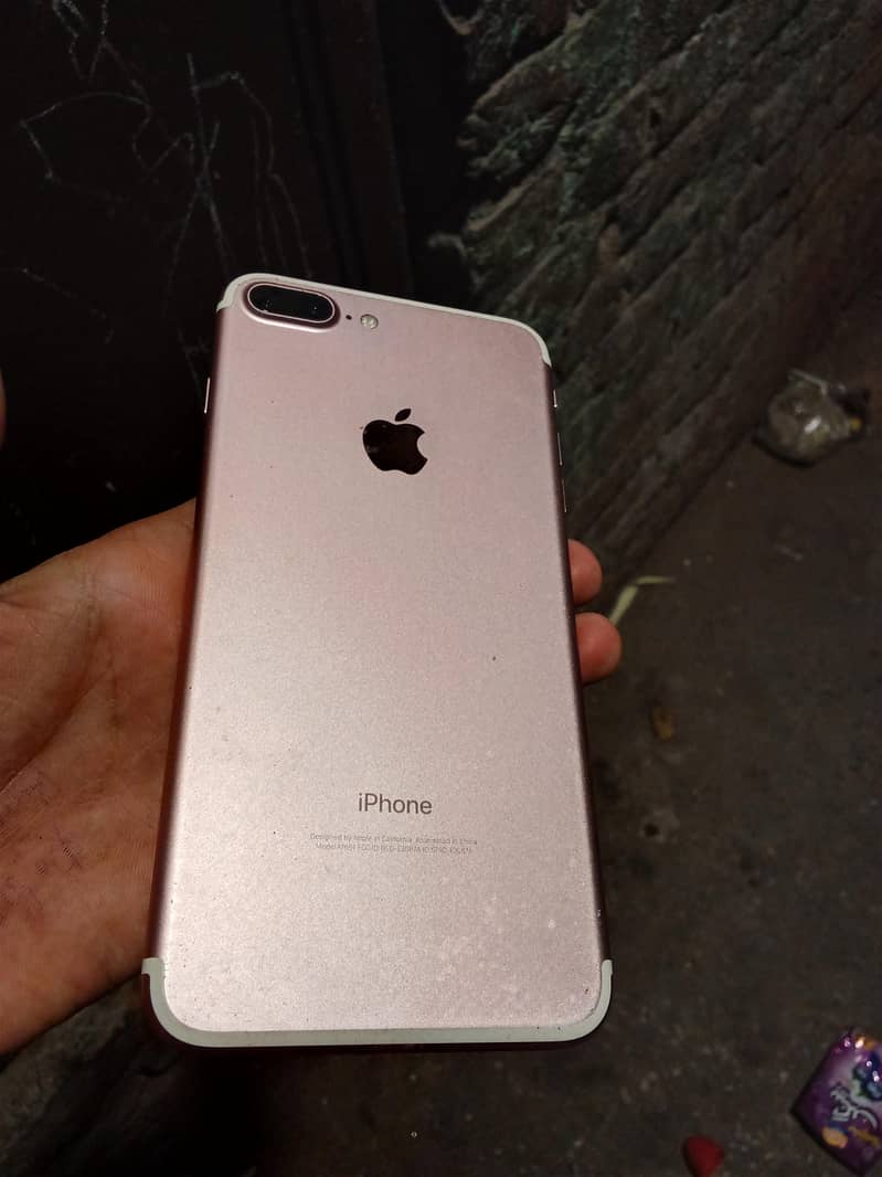 Apple iPhone 7 Plus 3