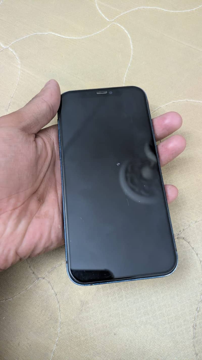 Apple iPhone 12 4