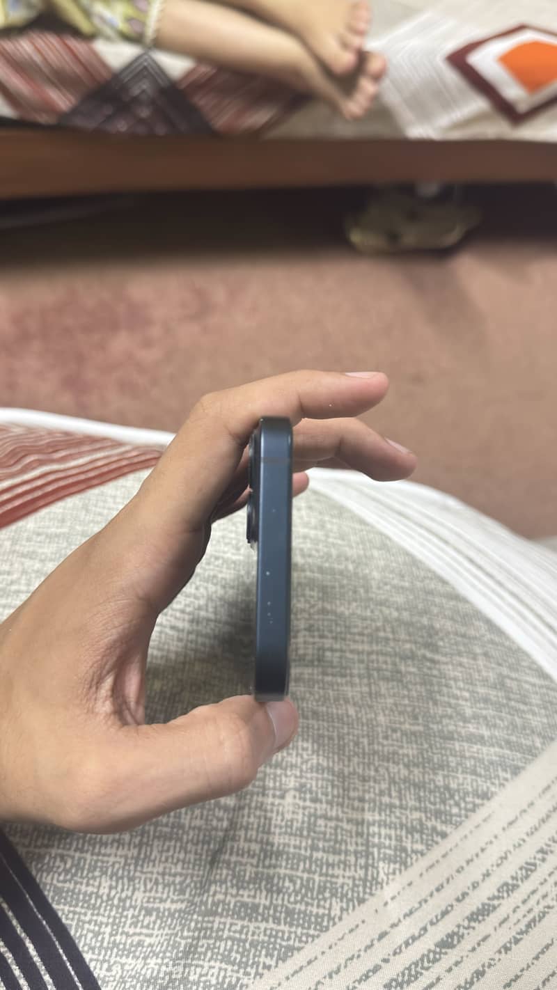 Apple iPhone 13 1