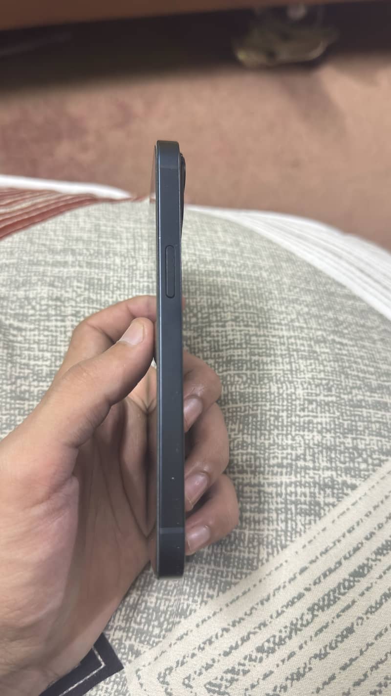 Apple iPhone 13 2