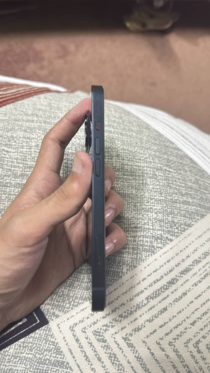 Apple iPhone 13 3