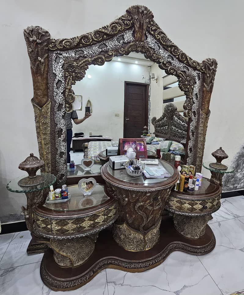 Good condition royal bed 1