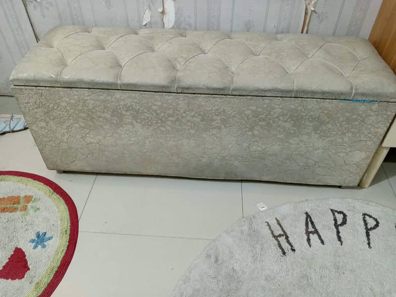 2 complete Bed set. . 4