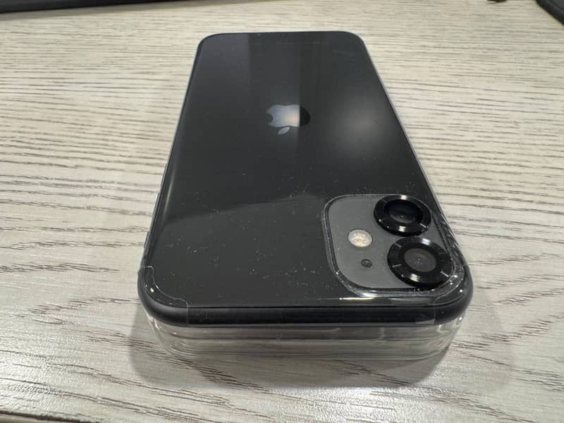iPhone 11 4