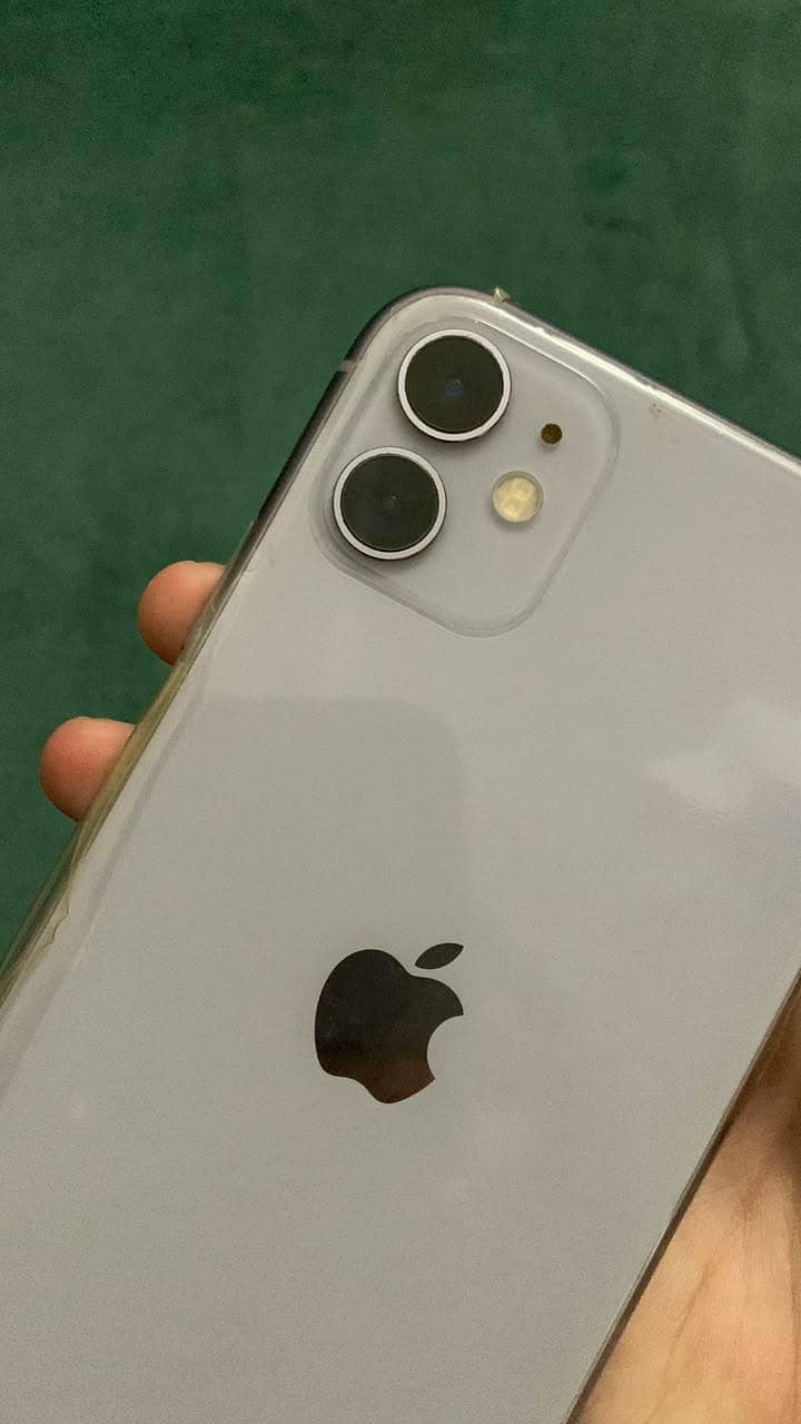Apple iPhone 11 0