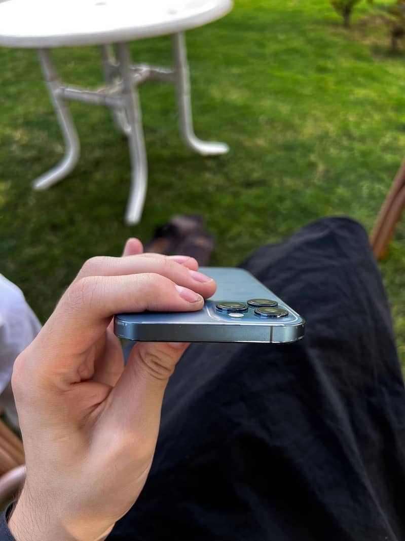 Apple iPhone 12 Pro Max 2
