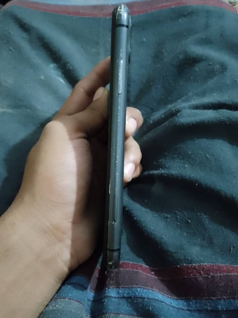 Apple iPhone 11 5