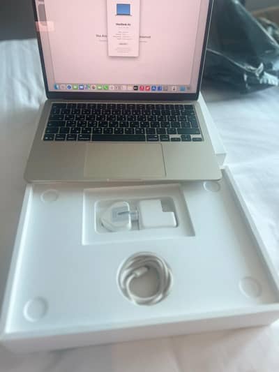 macbook air m4 starlight in warranty