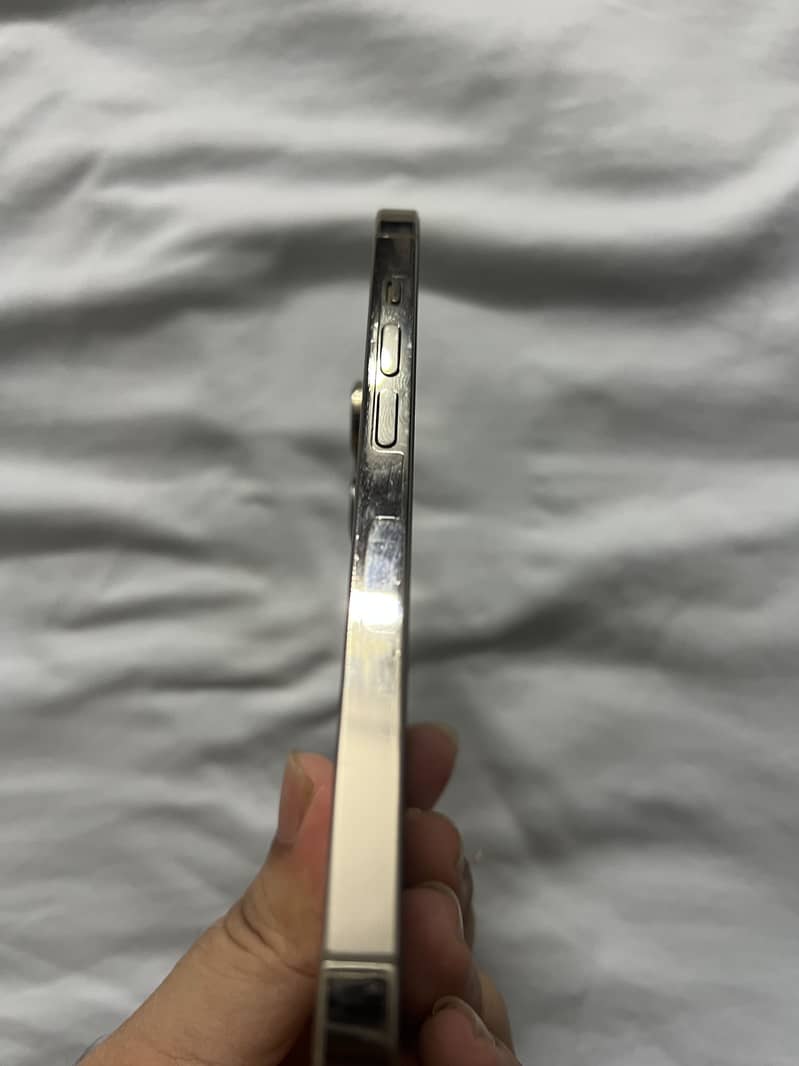 Apple iPhone 14 Pro 4