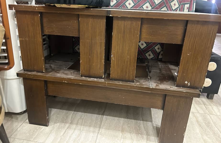 1 Centre table with 2 small side tables 0