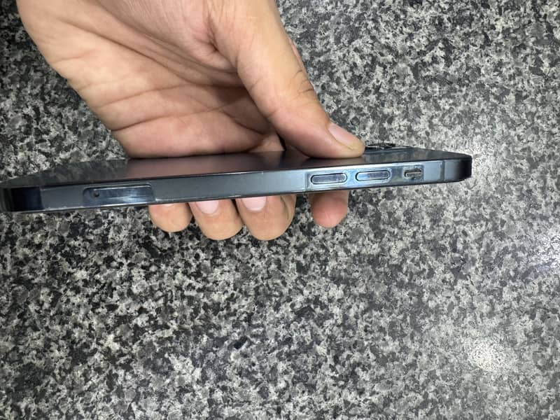 Apple iPhone 12 Pro 2