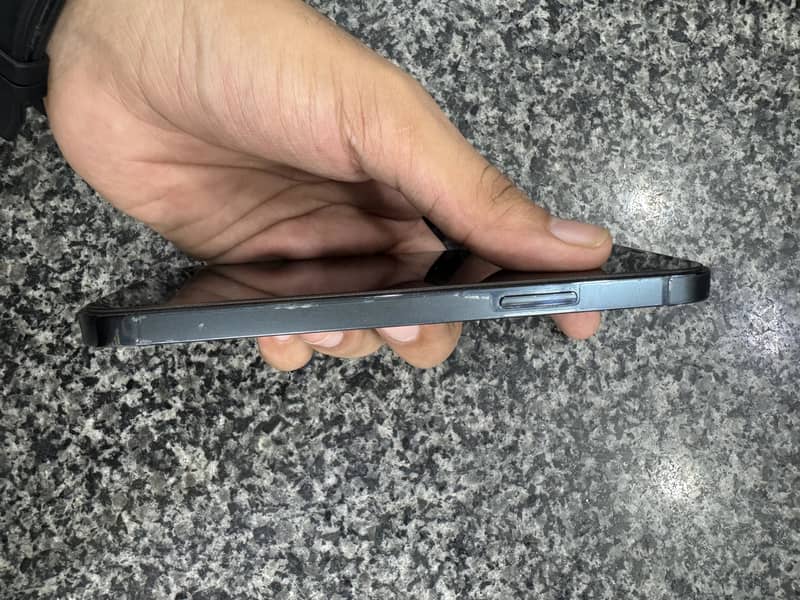 Apple iPhone 12 Pro 4
