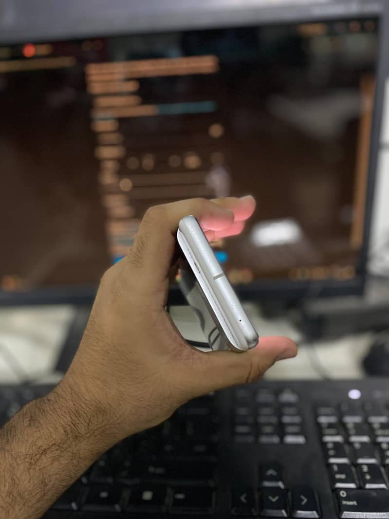 Google Pixel 7 4
