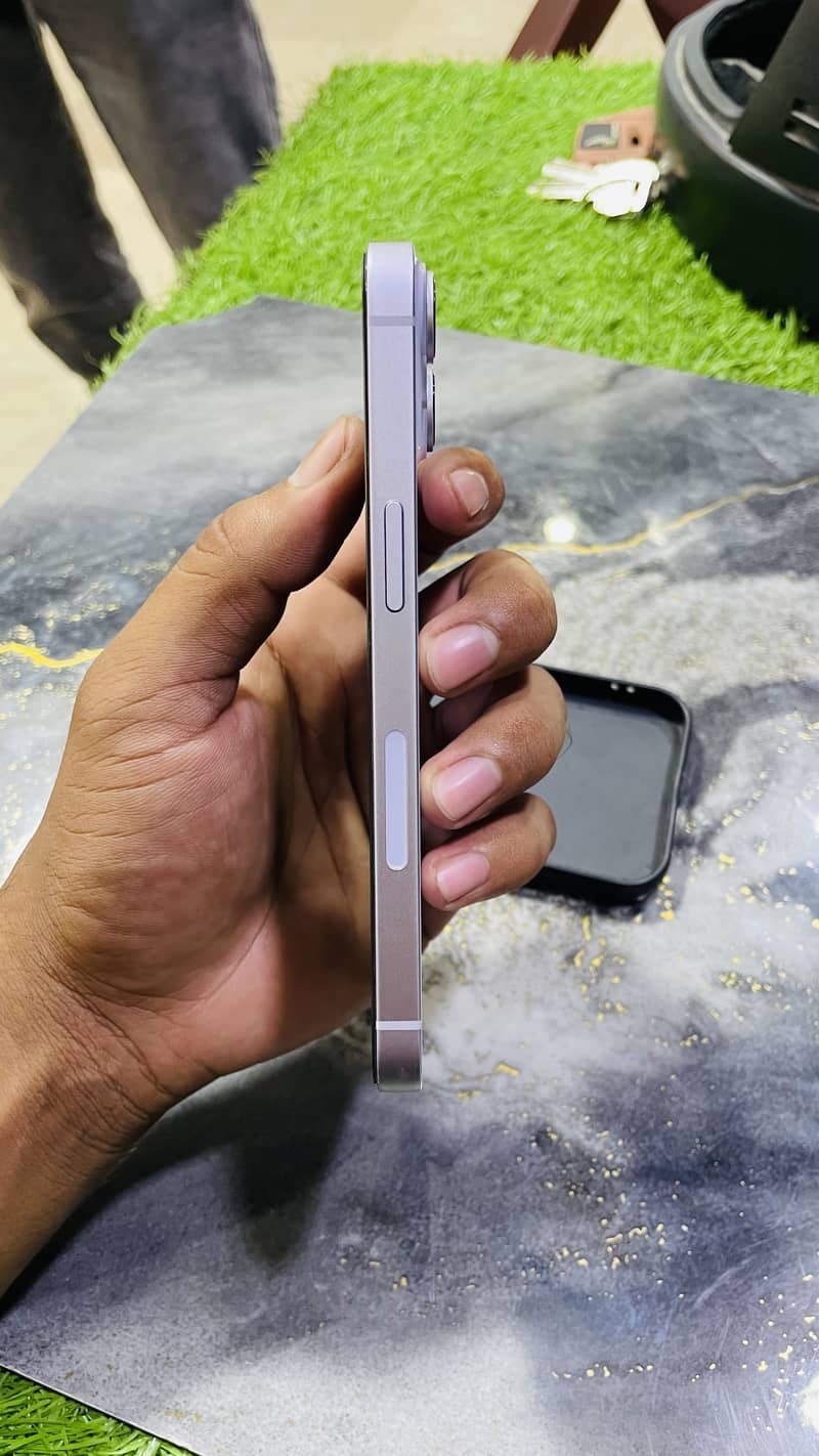 Apple iPhone 14 3
