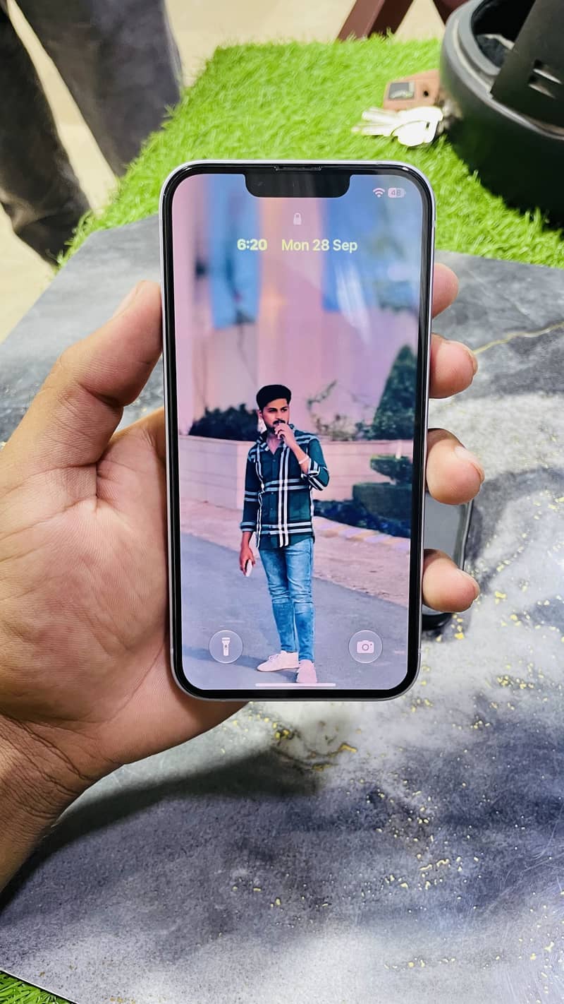 Apple iPhone 14 4