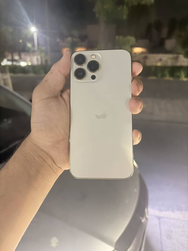 Apple iPhone 13 Pro Max 4