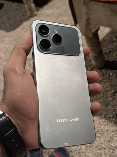 Tecno spark 40