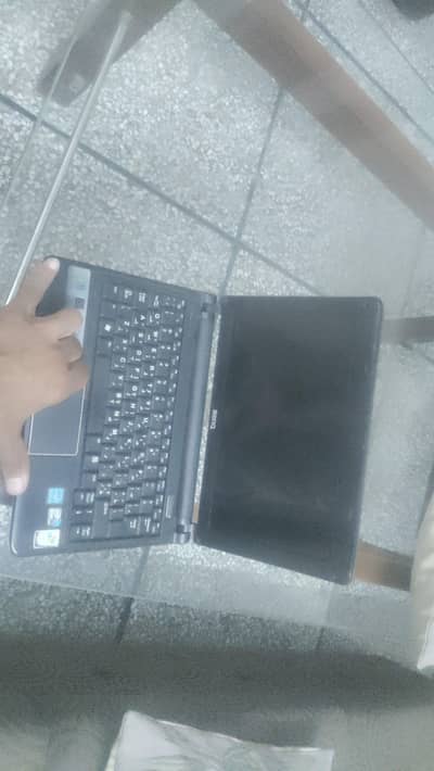 laptop antique old model very reasonable