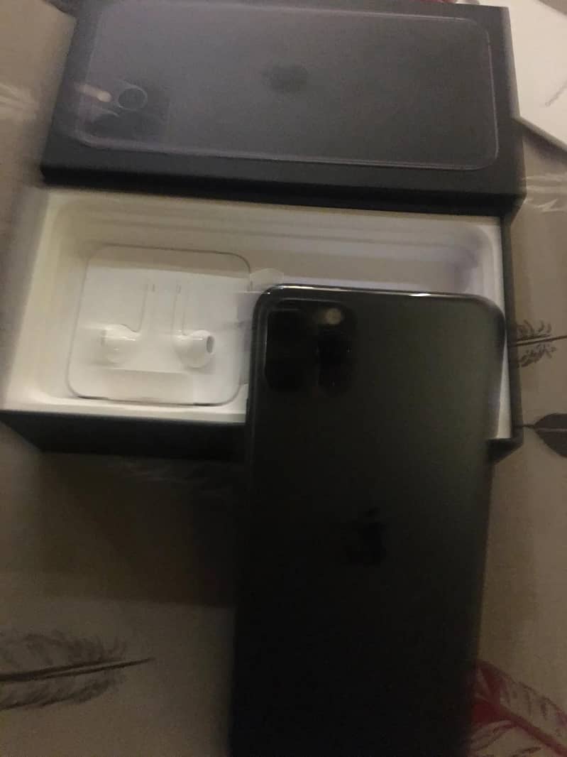 Apple iPhone 11 Pro 1