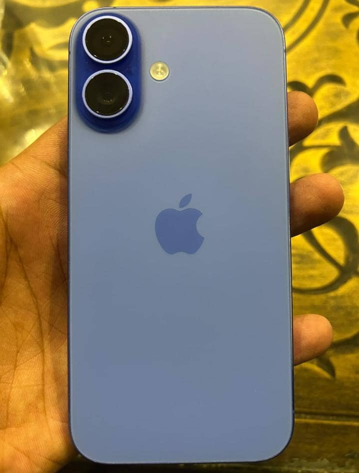Apple iPhone 16 0