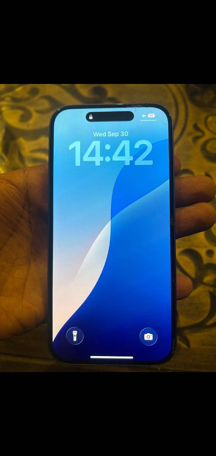 Apple iPhone 16 2