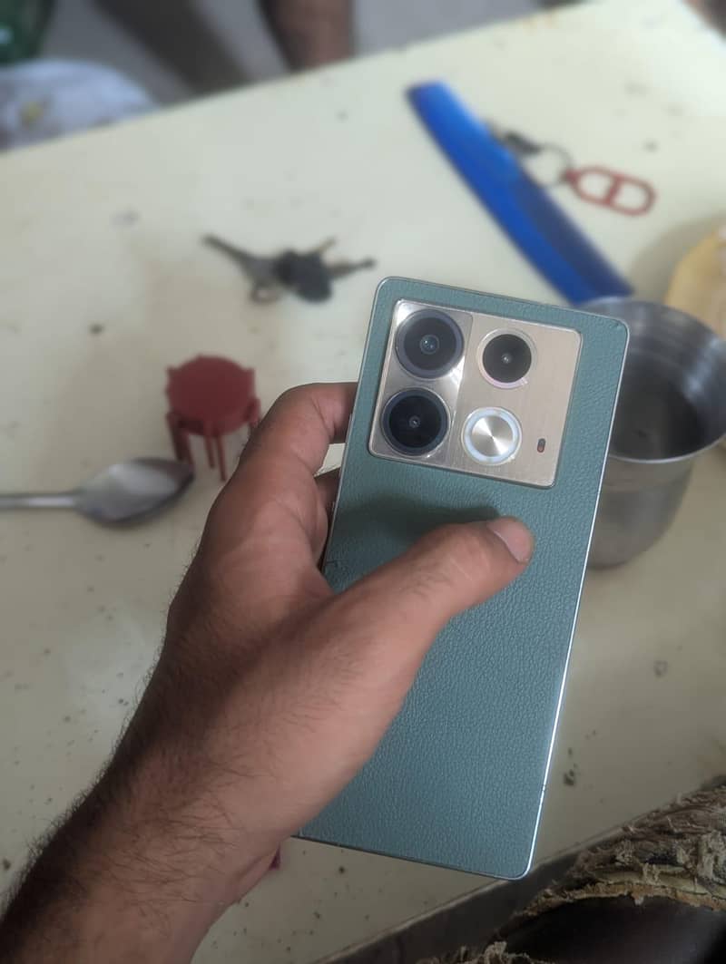 Infinix Note 40 4