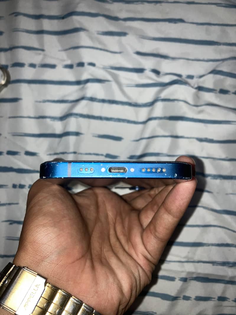 Apple iPhone 12 2