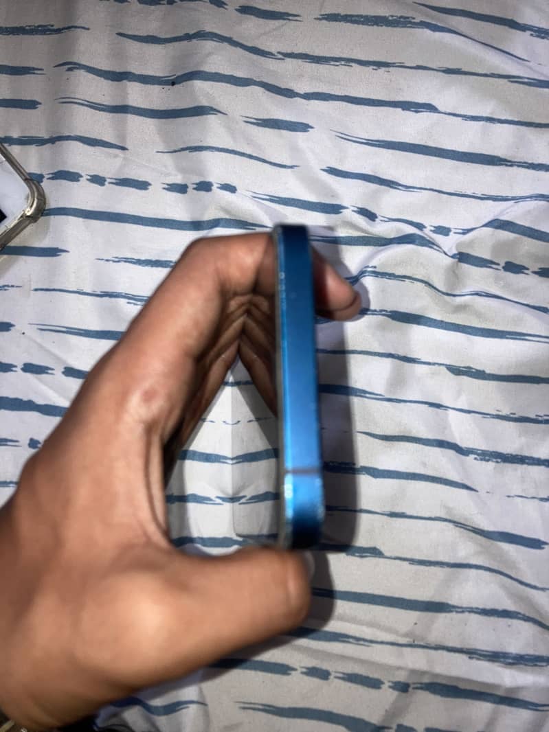 Apple iPhone 12 7