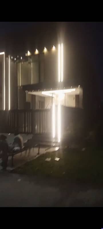 1 KANAL ELEGANT AND FULLY MAINTAINED BUNGALOW IS AVAILABLE IN THE BEST BLOCK OF DHA LAHORE.