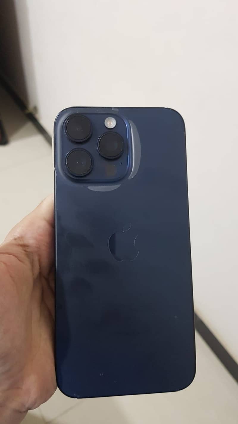 Apple iPhone 15 Pro Max 1