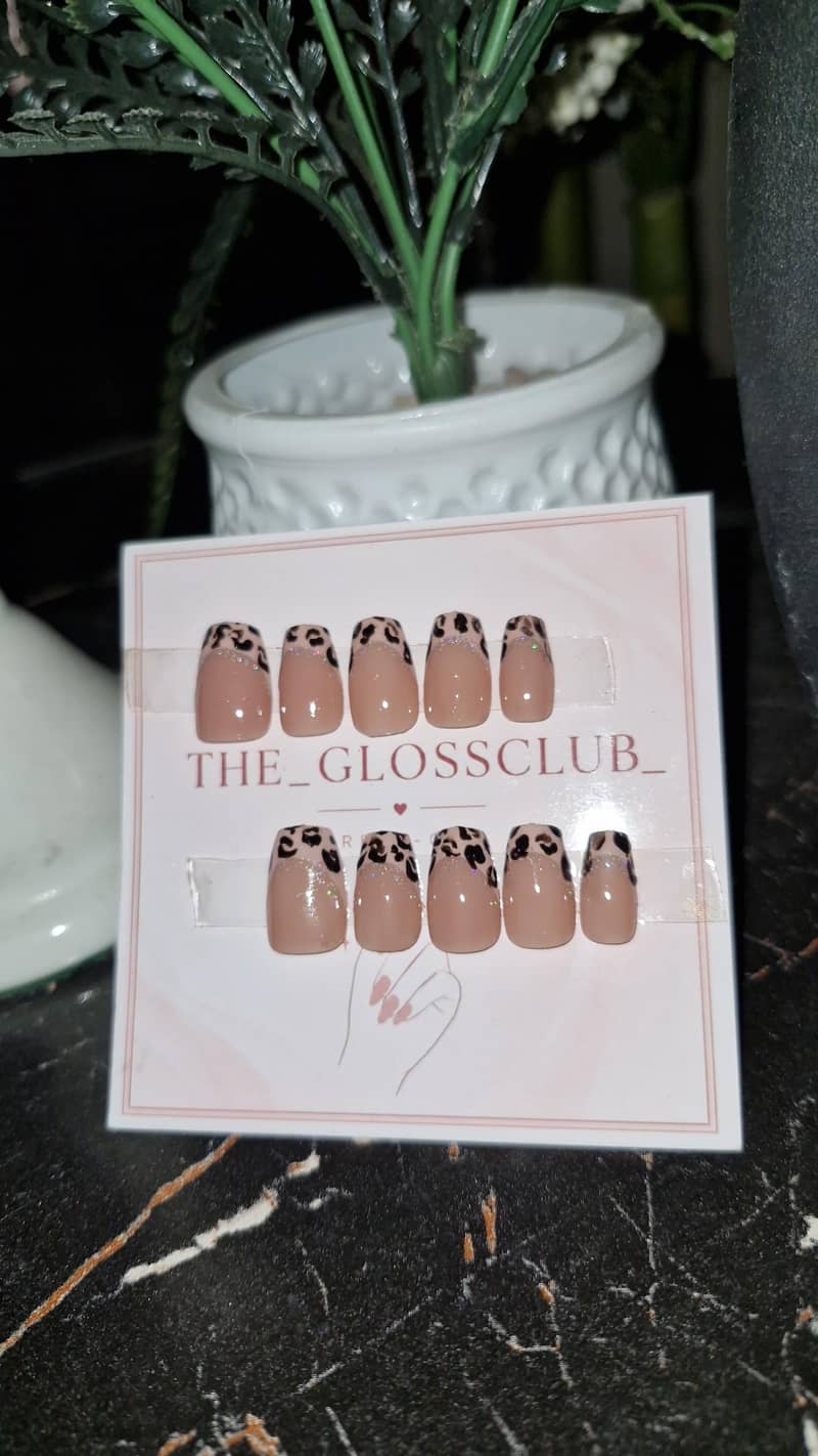 nails 1