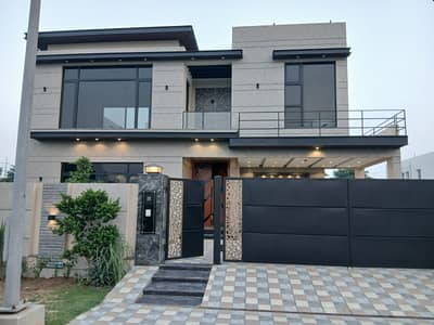 1 KANAL ELEGANT AND FULLY MAINTAINED BUNGALOW FACING PARK ON 50 FT. ROAD IS AVAILABLE IN THE BEST BLOCK OF DHA LAHORE.