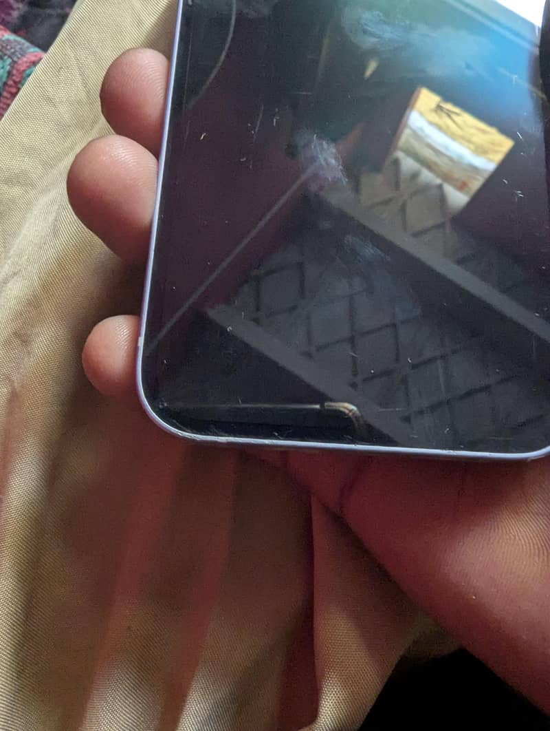 Apple iPhone 14 3