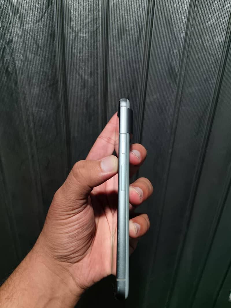 Google Pixel 8 5