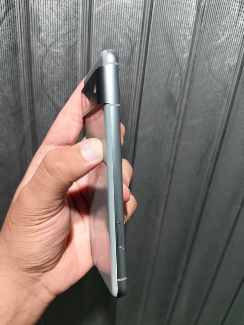 Google Pixel 8 6